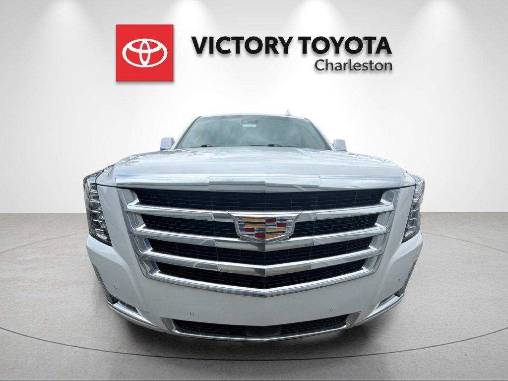 Used 2020 Cadillac Escalade Premium Luxury AWD/4WD image 8