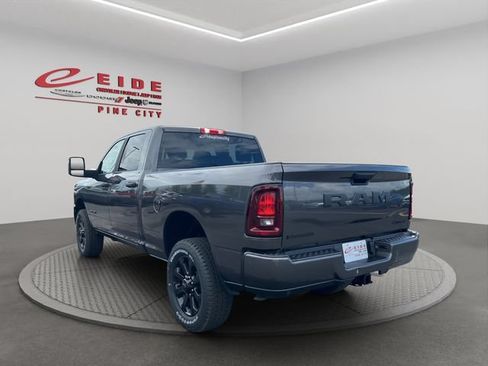 New 2026 RAM 3500 Big Horn AWD/4WD image 3