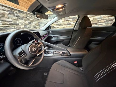 Used 2024 Hyundai Elantra SEL FWD image 11