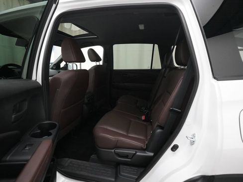 Used 2025 Honda Passport EX-L image 16