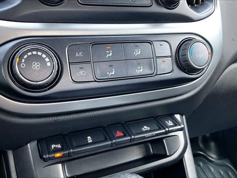 Used 2022 Chevrolet Colorado LT w/ Fleet Safety Package image 35