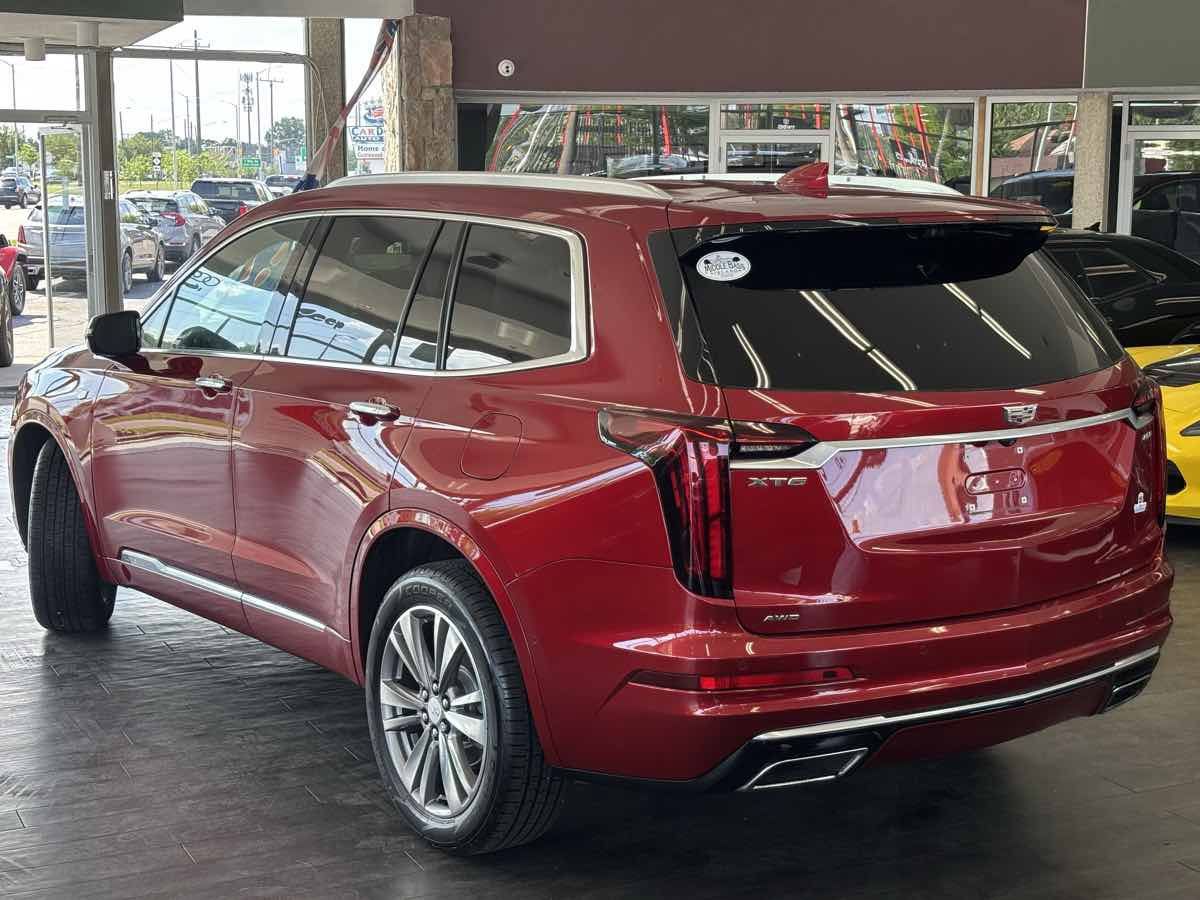 Used 2021 Cadillac XT6 Premium Luxury AWD/4WD image 13