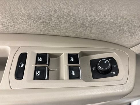 Used 2019 Volkswagen Atlas SE w/ Towing Package FWD image 17
