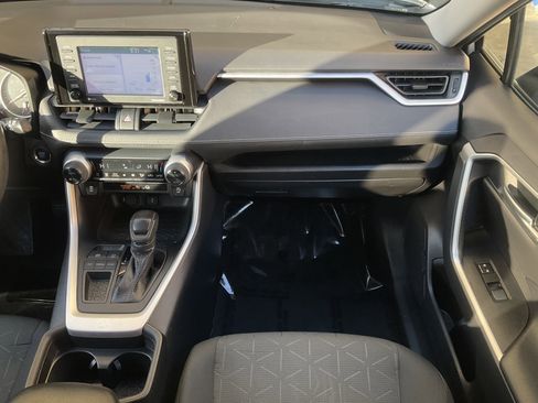 Used 2021 Toyota RAV4 XLE image 22