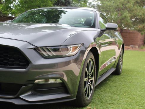 Used 2017 Ford Mustang Coupe RWD image 15