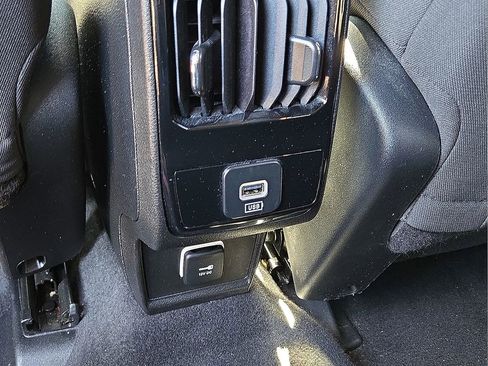 Used 2024 Jeep Compass Sport image 16