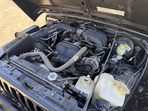 Used 2005 Jeep Wrangler SE image 9