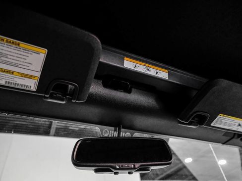 Used 2015 Jeep Wrangler Unlimited Rubicon w/ Connectivity Group AWD/4WD image 23