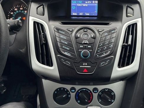 Used 2014 Ford Focus SE image 5