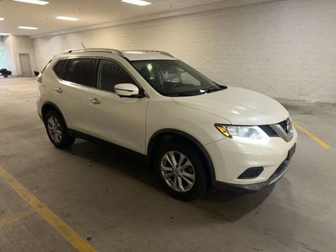 Used 2016 Nissan Rogue SV w/ SV Premium Package AWD/4WD image 8