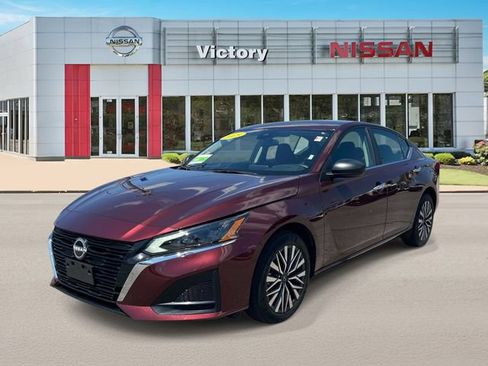 Used 2025 Nissan Altima 2.5 SV AWD/4WD image 7