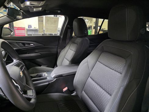 Used 2025 Chevrolet Equinox EV LT image 4