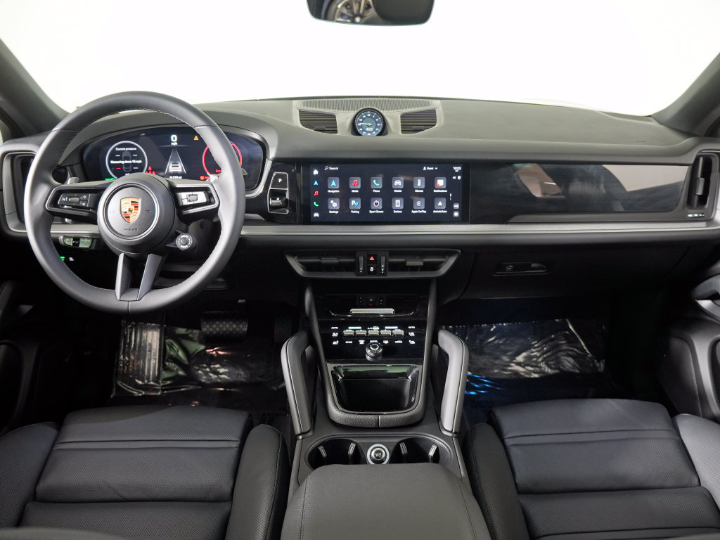 Certified 2024 Porsche Cayenne Coupe w/ Premium Package Plus AWD/4WD image 25
