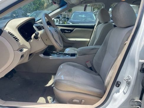 Used 2013 Nissan Altima 2.5 S FWD image 5
