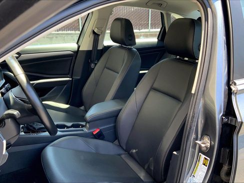 Used 2019 Volkswagen Jetta SE FWD image 24