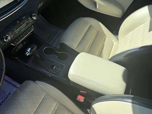 Used 2017 Kia Sorento SX image 15