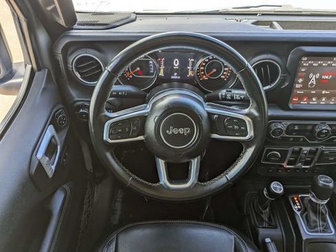 Used 2022 Jeep Wrangler Unlimited Sahara AWD/4WD image 16