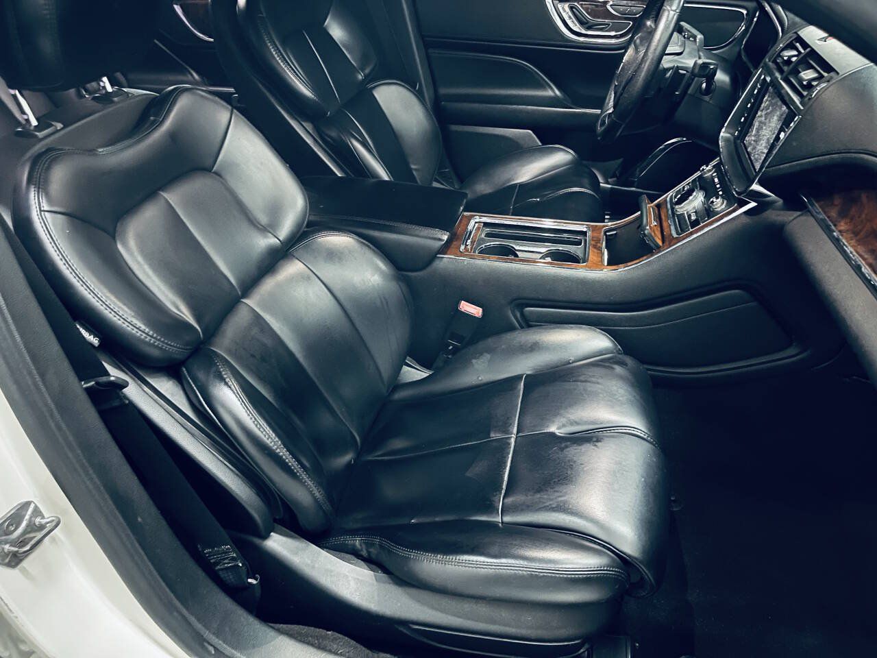 Used 2019 Lincoln Continental Premiere FWD image 25