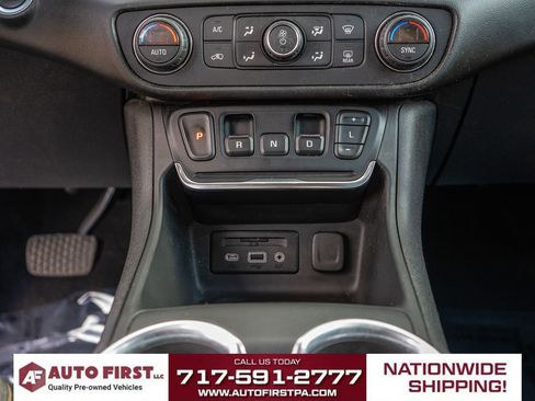 Used 2019 GMC Terrain SLE w/ Driver Convenience Package image 19