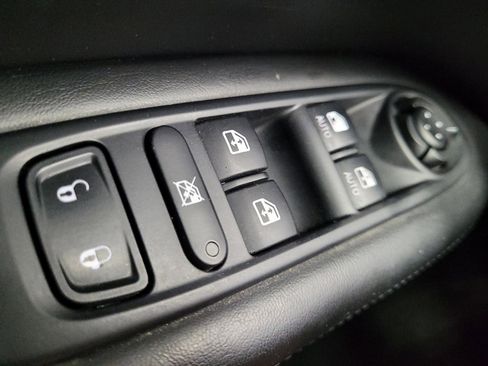 Used 2019 Jeep Compass Altitude image 27