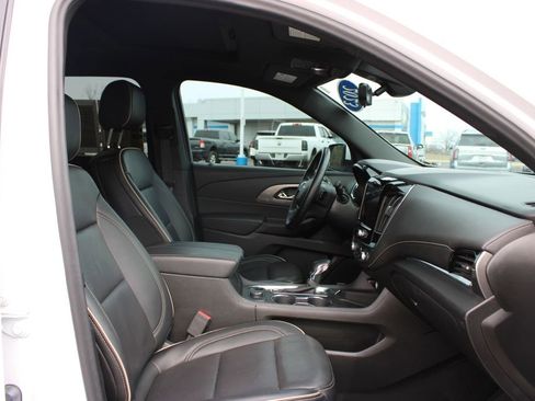 Used 2023 Chevrolet Traverse Premier AWD/4WD image 30