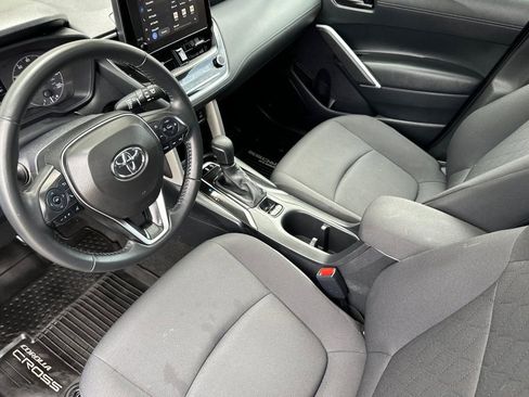 Used 2024 Toyota Corolla Cross LE w/ Moonroof Package image 10