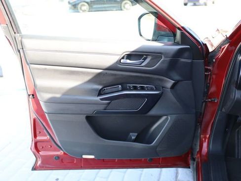 Used 2022 Nissan Pathfinder SV w/ SV Premium Package image 13