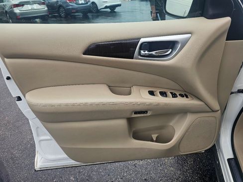 Used 2014 Nissan Pathfinder SL AWD/4WD image 15