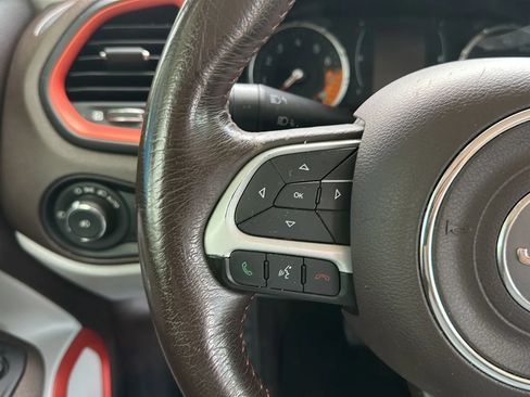 Used 2016 Jeep Renegade Latitude w/ Safety & Security Group FWD image 31