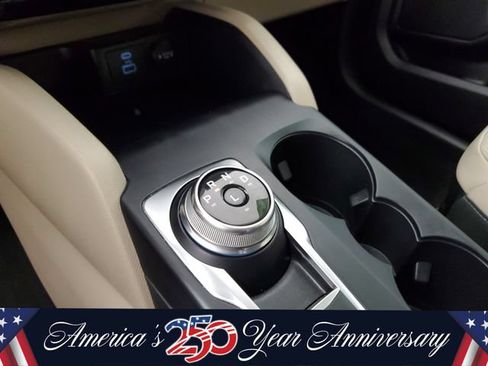 Used 2022 Ford Escape SEL w/ Technology Package FWD image 31