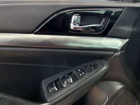 Used 2020 Nissan Maxima 3.5 SL w/ Floor Mat Group FWD image 18