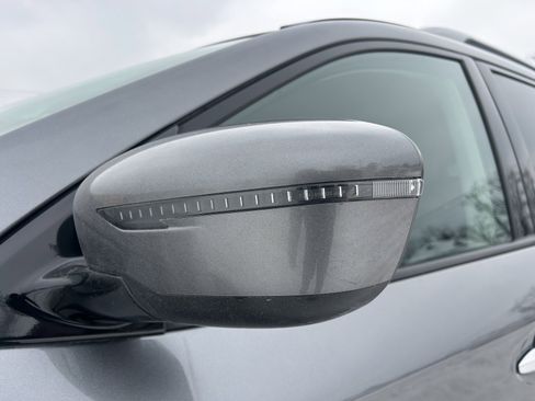 Used 2018 Nissan Pathfinder S image 23