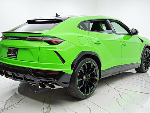 Used 2021 Lamborghini Urus AWD/4WD image 12