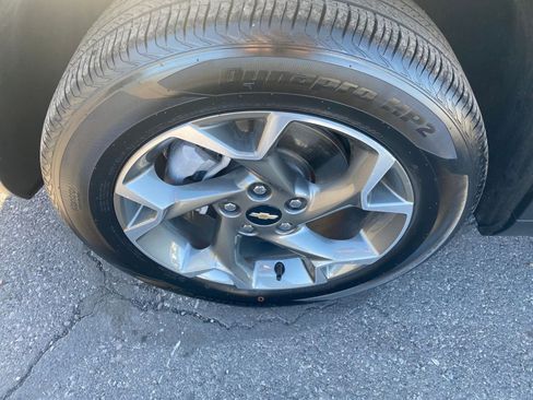 Used 2025 Chevrolet Trax LT image 30