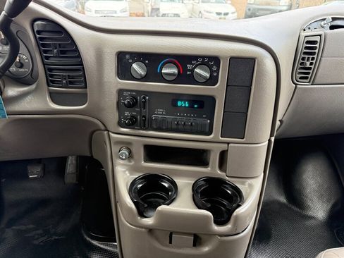Used 2004 Chevrolet Astro image 19
