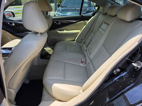 Used 2018 INFINITI Q50 Luxe w/ Essential Package (3.0T Luxe) AWD/4WD image 4