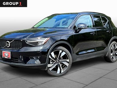 Certified 2025 Volvo XC40 B5 Plus