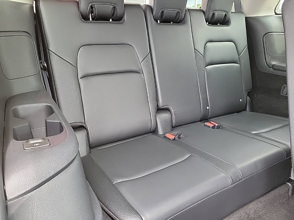 Used 2025 Nissan Pathfinder SL AWD/4WD image 18