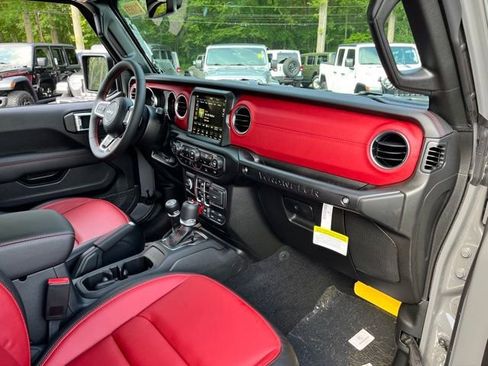 Used 2023 Jeep Wrangler Unlimited Rubicon 4xe AWD/4WD image 25
