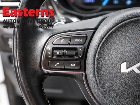 Used 2022 Kia Niro EX w/ Cold Weather Package image 15