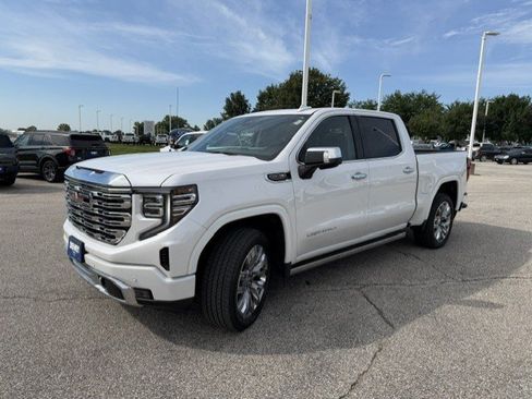 Used 2025 GMC Sierra 1500 Denali w/ Denali Reserve Package AWD/4WD image 3
