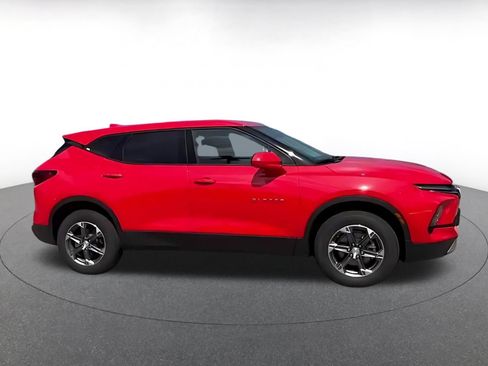 Used 2025 Chevrolet Blazer LT FWD image 12