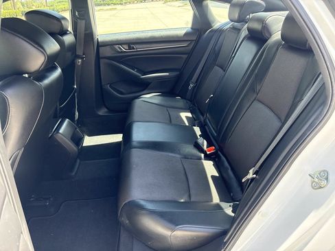 Used 2018 Honda Accord Sport image 12