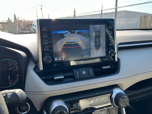 Used 2022 Toyota RAV4 Limited AWD/4WD image 19