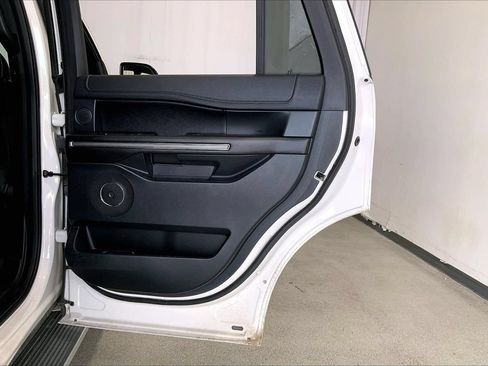 Used 2018 Ford Expedition XLT w/ Equipment Group 202A RWD image 23