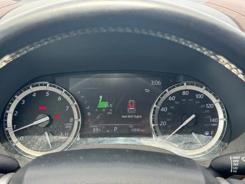 Used 2022 Toyota Highlander XLE AWD/4WD image 23