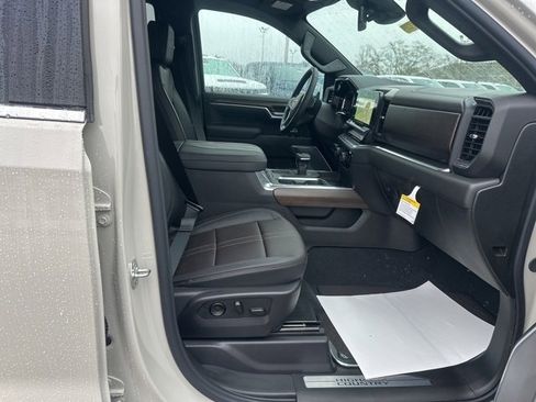 New 2026 Chevrolet Silverado 1500 High Country w/ LPO, Dark Essentials Package image 33