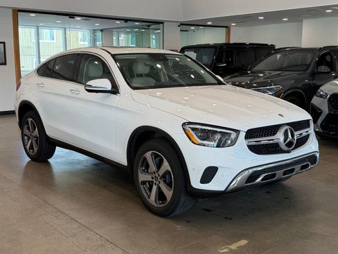 Used 2023 Mercedes-Benz GLC 300 4MATIC Coupe image 2