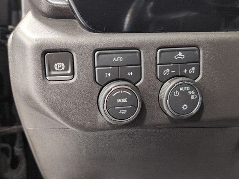 Used 2024 Chevrolet Silverado 1500 LT AWD/4WD image 10