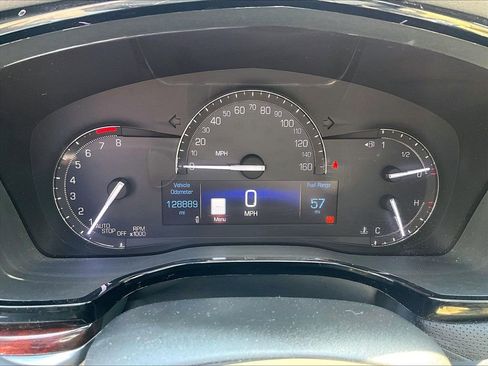 Used 2017 Cadillac XT5 Luxury w/ Driver Awareness Package AWD/4WD image 18